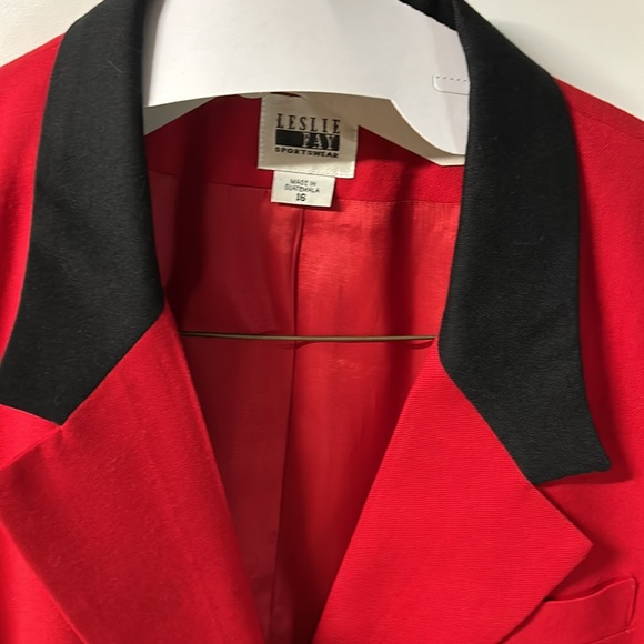 Leslie Fay Sportswear, ladies blazer, lipstick, red, black collar&Lapel, sz 16 - Picture 4 of 13